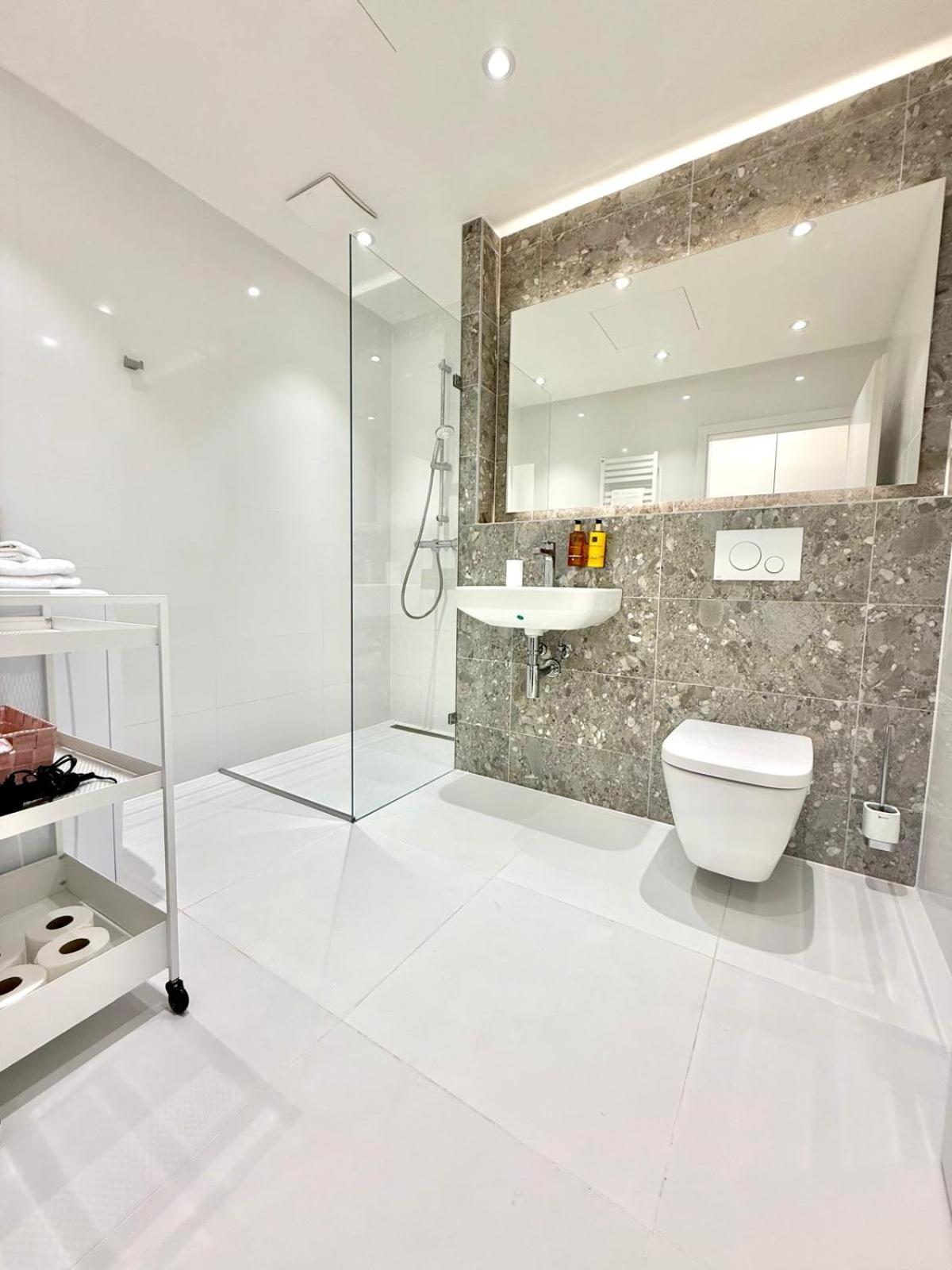 City Relax Apartments With Free Parking, 10 Mins Walk To City Centre Brno Extérieur photo